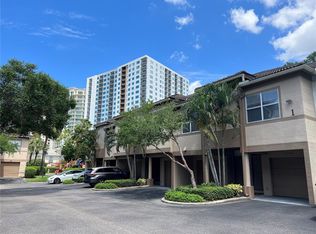 805 Normandy Trace Rd, Tampa, FL 33602