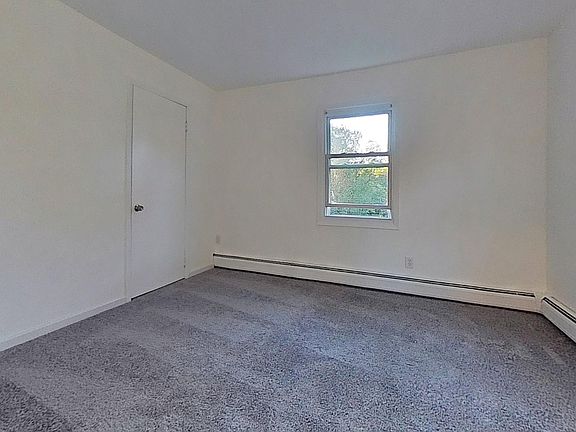 2nd image of 11 Crugers Ave Floor 1