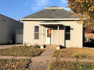 407 Blaine St, Holdrege, NE 68949