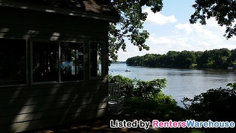 3rd image of 3664 Mississippi Dr NW