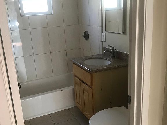 4th image of 497 Leigh Ave #0
