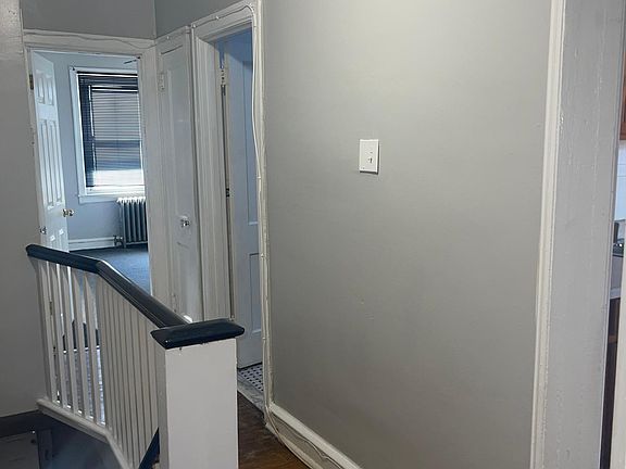 2nd image of 211 Laveer St Floor 2