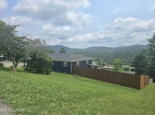 221 Rose Dr, Tazewell, TN 37879