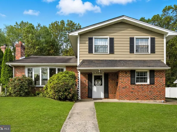 1028 Norvelt Dr, Philadelphia, PA 19115