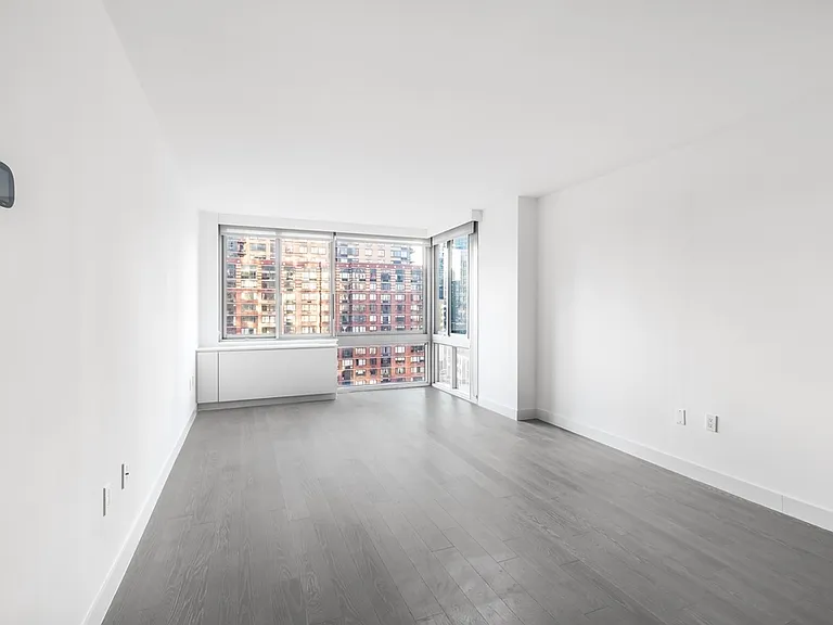 101 W End Ave #14DD — Photo 1