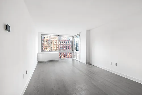 101 W End Ave Photo 1