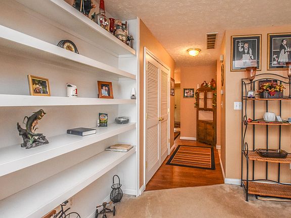 4th image of 6611 Woods Mill Dr