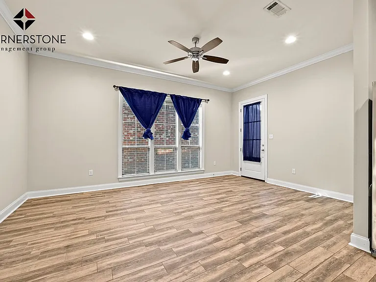 7723 Ibiza Dr — Photo 8
