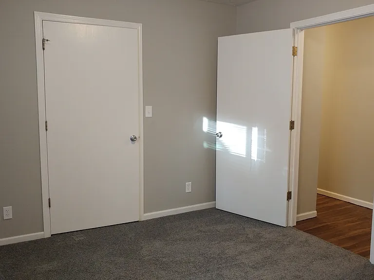 518 Jefferson St — Photo 4