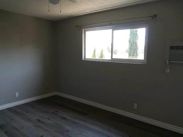7549 N Hollywood Way #1 — Photo 16