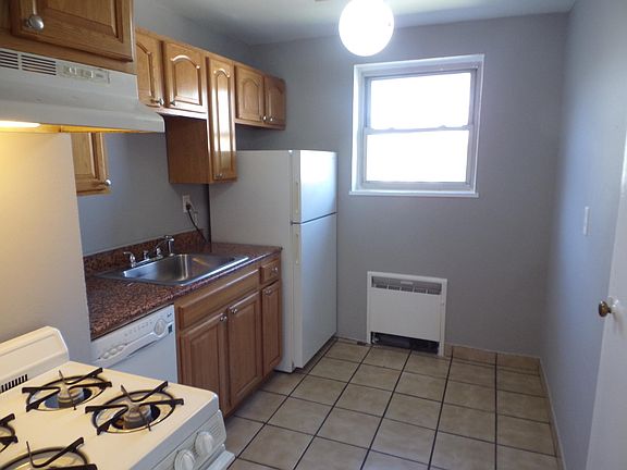 5th image of 2096 Delaware Ave #1
