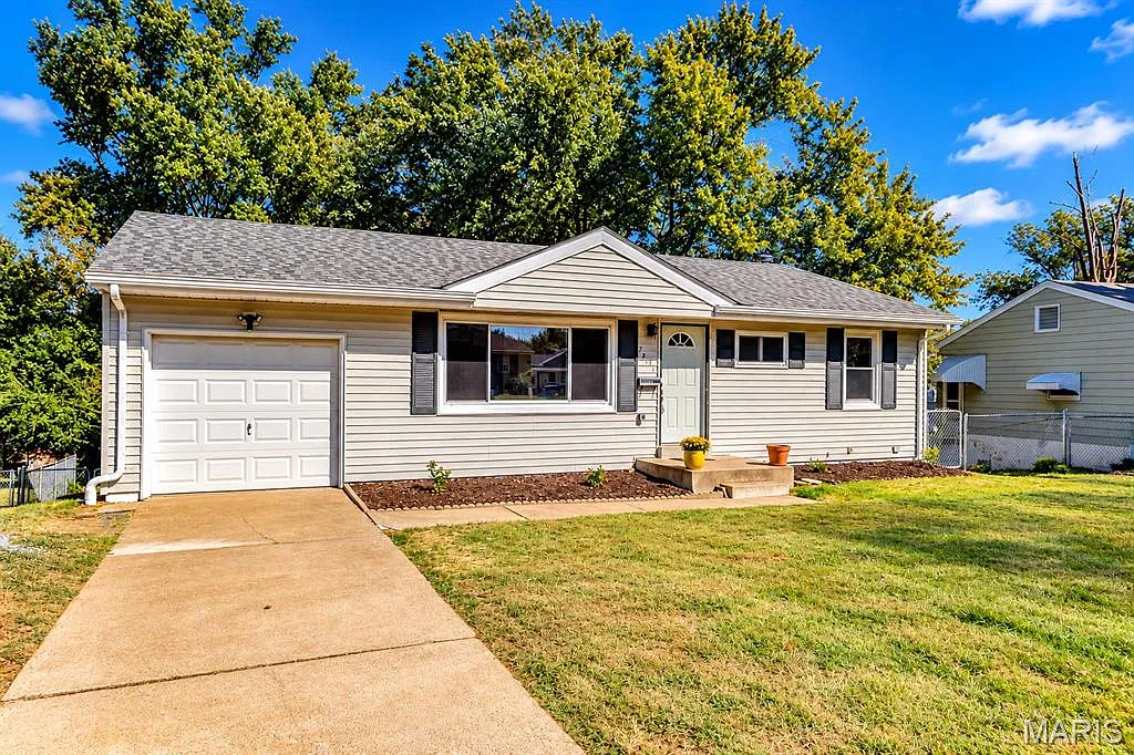 4 bed, 2.0 bath, 1637 sqft, $3,000 — Photo 3