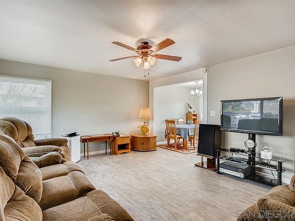 2nd image of 1061 S Magnolia Ave