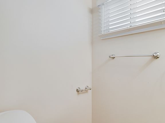 3rd image of 8418 SE Swan Ave