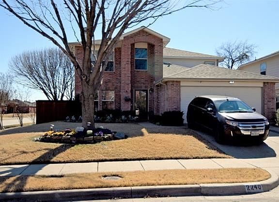 2nd image of 2240 Chestnut Dr
