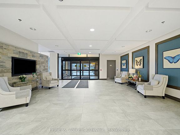 4th image of 3290 New St #101
