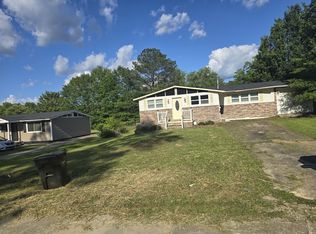 215 Sims St, Barnesville, GA 30204