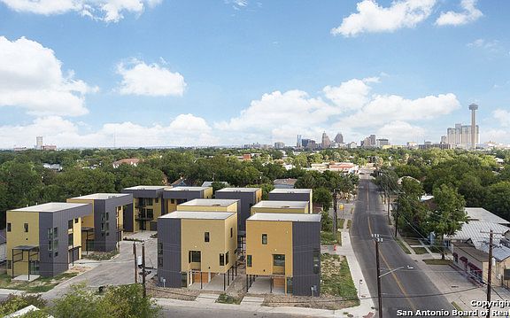 3rd image of 133 Lotus Ave
