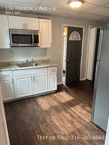 136 Parkdale Ave Photo 1