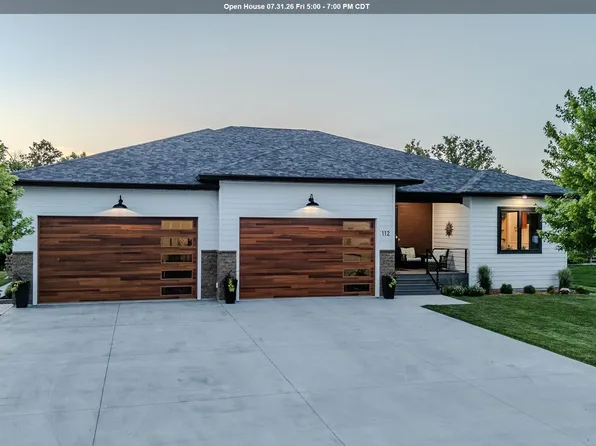 112 W Bay Rd, Lake Park, IA 51347