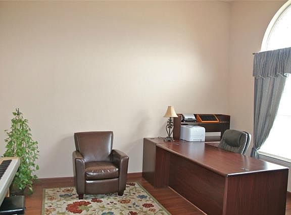 5th image of 2805 Willowdale Ct