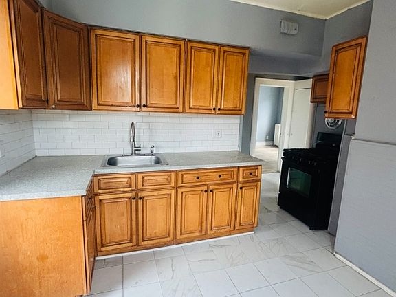 3rd image of 298 Union Ave Floor 2