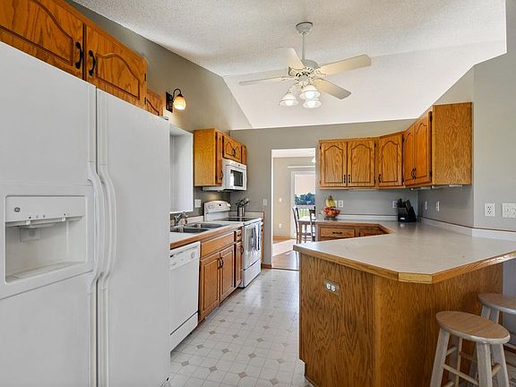 5th image of 21555 Ash Ct