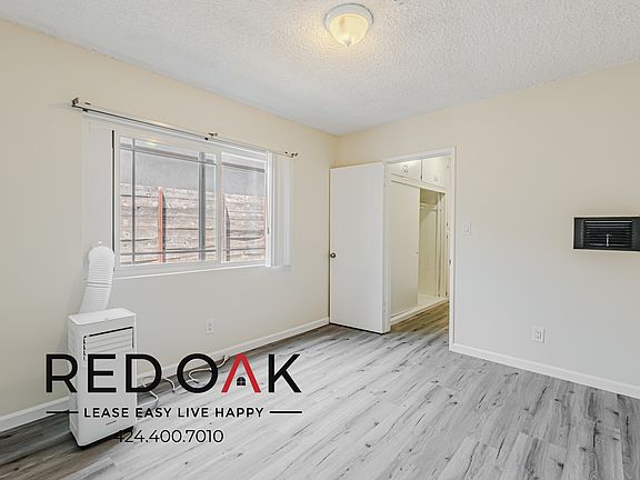 3rd image of 1361 Yosemite Dr APT 3