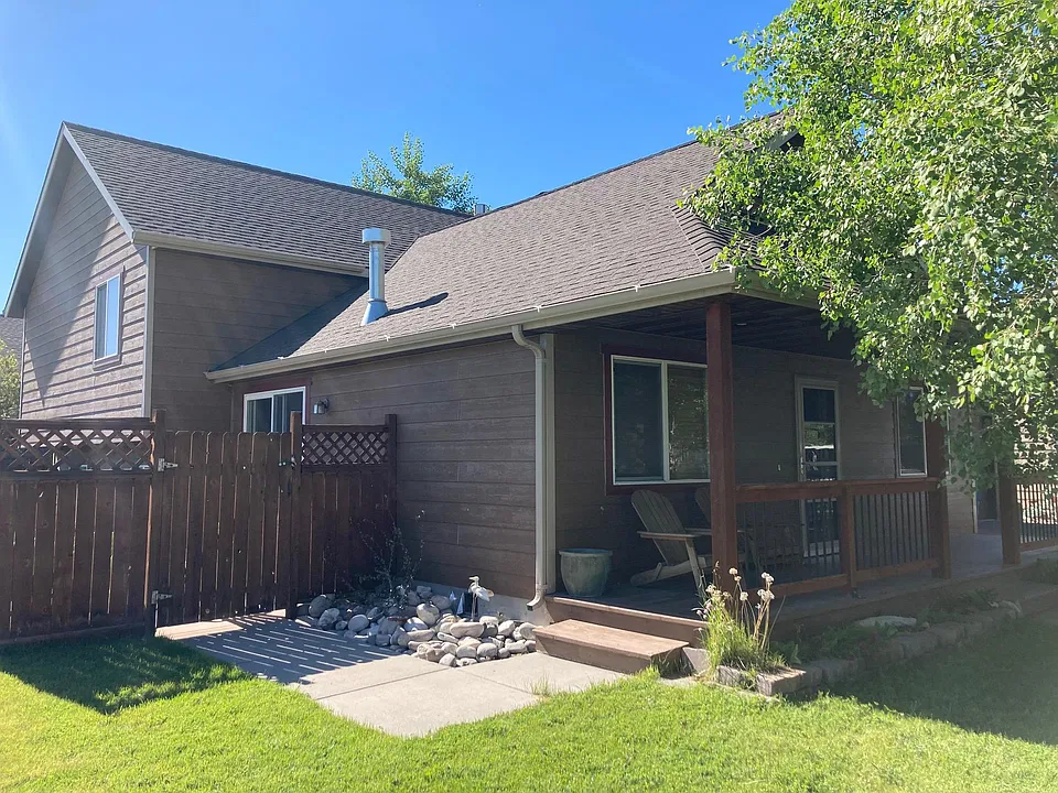 533 E River Rock Rd