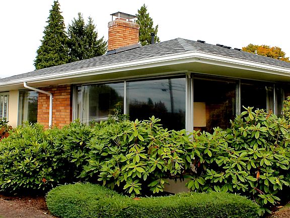 2nd image of 1315 Bridgeview Dr