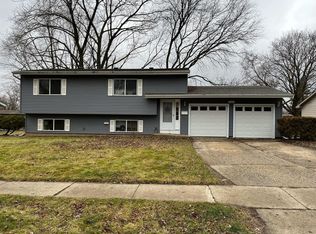 702 Darlington Ln, Crystal Lake, IL 60014