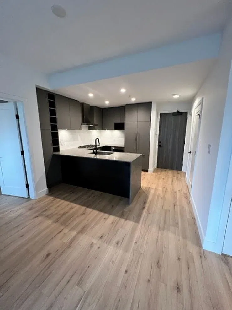 2 bed, 867 sqft, $3,000 — Photo 2
