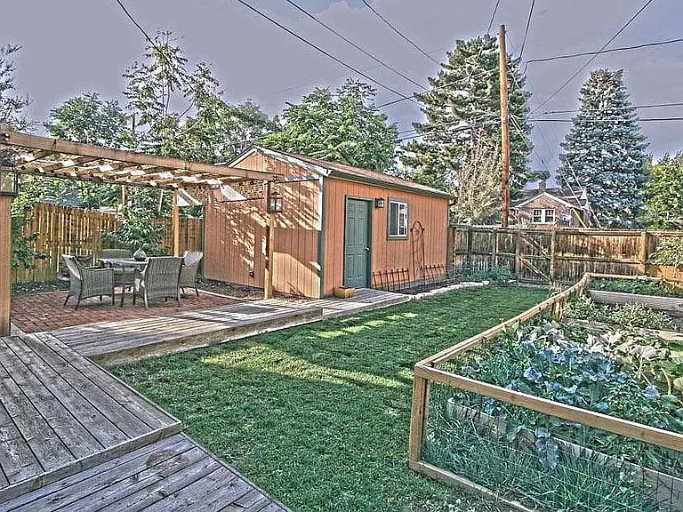 2747 W Denver Pl — Photo 2