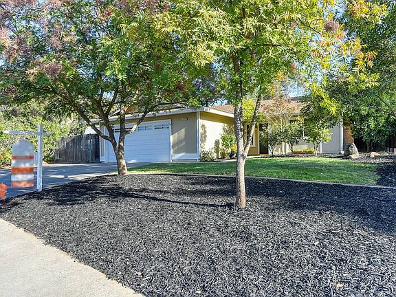 3rd image of 6930 Escallonia Dr