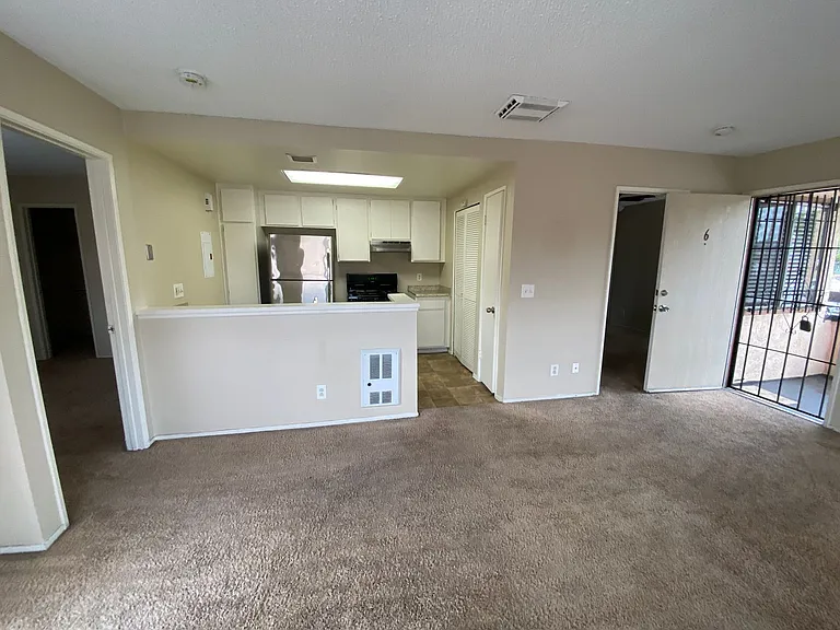 879 W San Ysidro Blvd W #6 — Photo 3