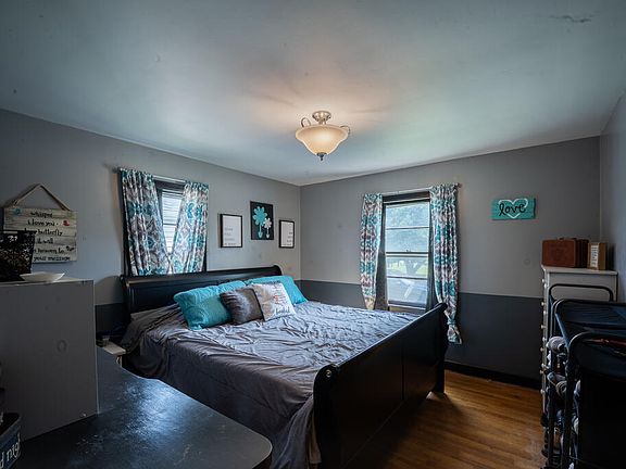 5th image of 613 Beechwood St