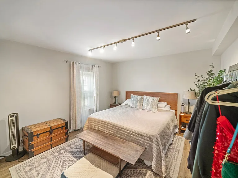 159 W Goethe St — Photo 28