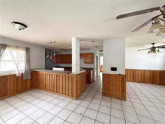 4th image of 3218 College St