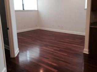 3343 N Clark St APT 4B, Chicago, IL 60657