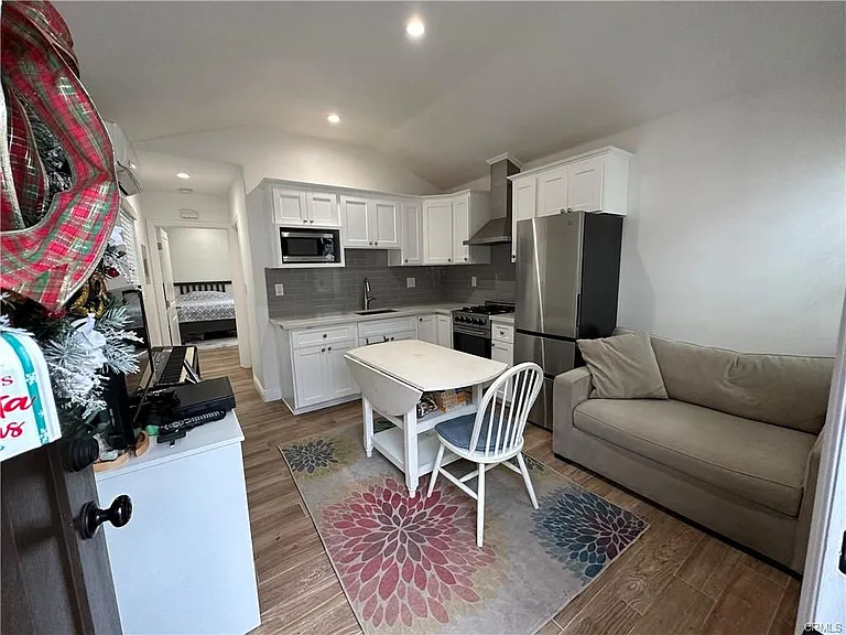 6116 Strickland Ave — Photo 3
