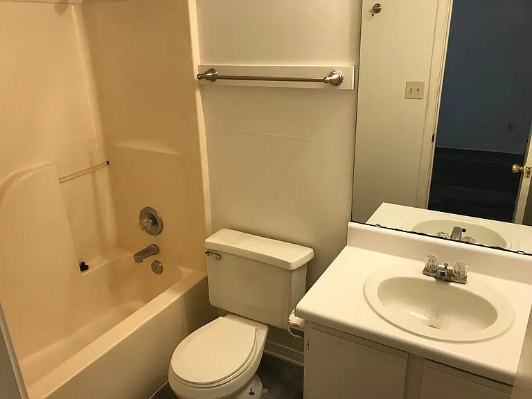 2807 Bradford Pl NW #4 — Photo 6