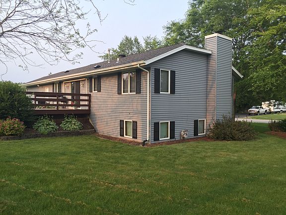 2nd image of W2566 River Edge Dr