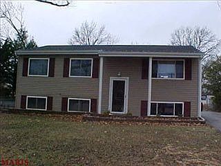 1st image of 2935 Foxwood Dr