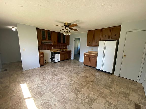5th image of 1713 Crestview Dr