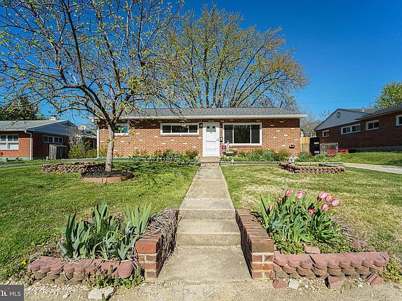 4th image of 5916 Robindale Rd