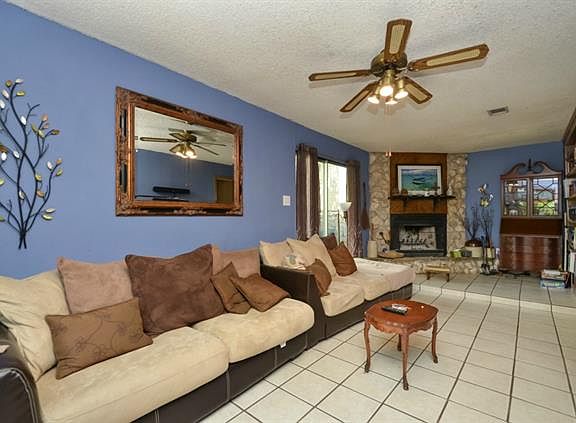 3rd image of 414 Horseshoe Trl