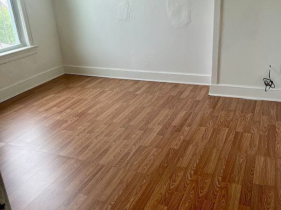 3rd image of 61-63 Walnut St #3