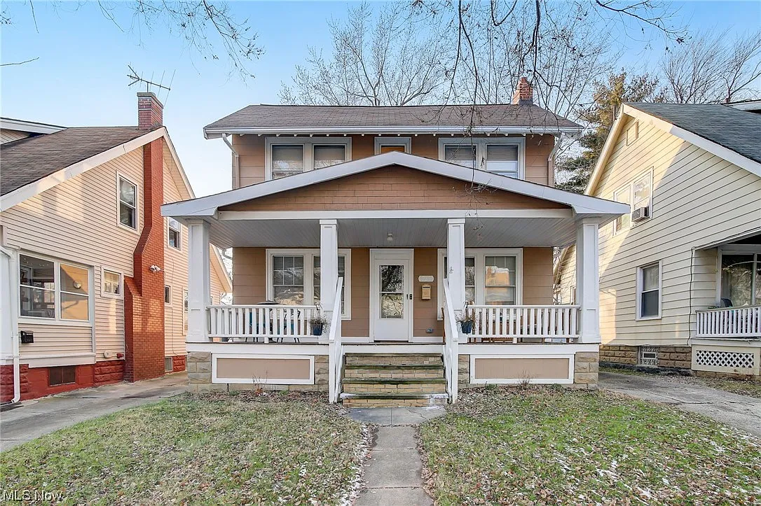 3762 W 139th St photo 1
