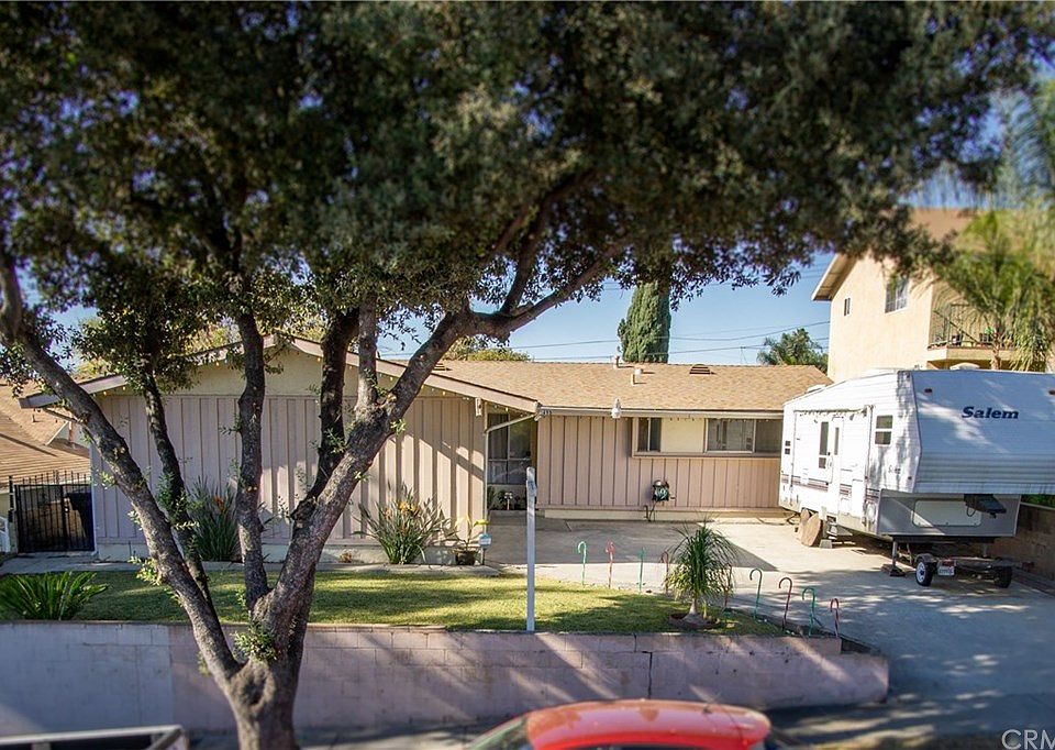 1st image of 415 Laura Ave