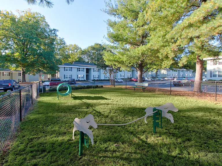 Woodlea Oaks — Photo 23